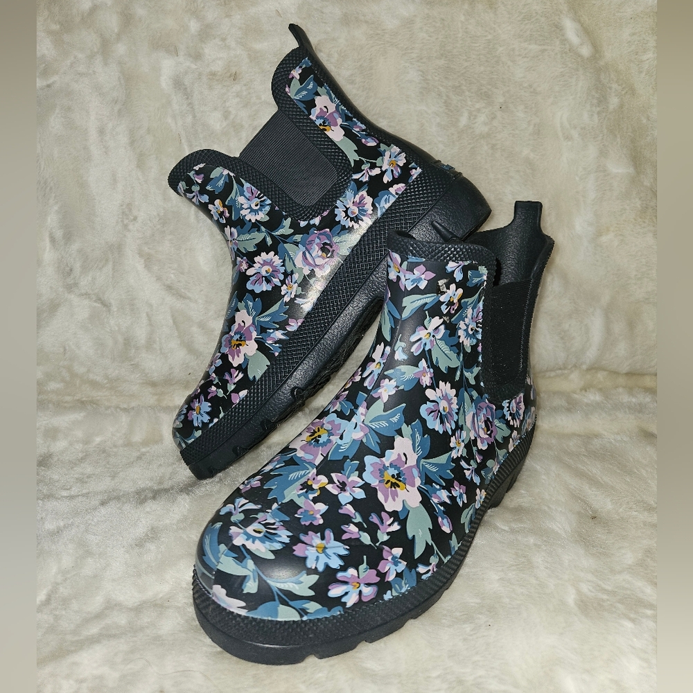 Vera Bradley size 9 rubber boots